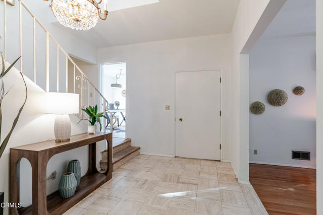 Detail Gallery Image 19 of 57 For 817 E Mountain St, Glendale,  CA 91207 - 5 Beds | 4/1 Baths