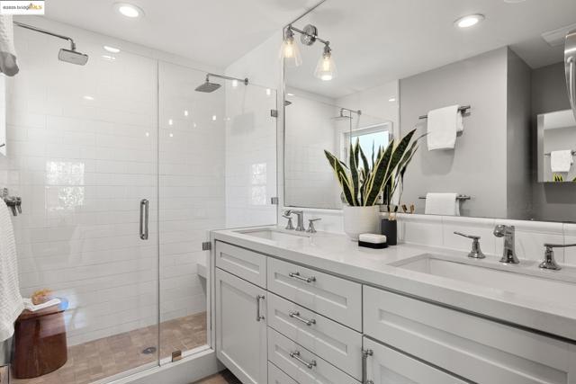 2842 Ashby Ave, Berkeley CA: https://media.crmls.org/mediaz/228bb278-5732-4153-80c2-166cb5a6b509.jpg