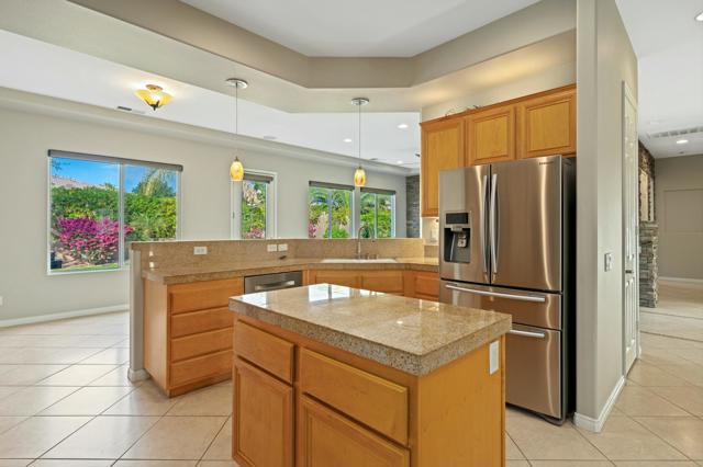 79862 Amora Drive, La Quinta CA: https://media.crmls.org/mediaz/228c15c9-194d-4901-84e0-f9bc65985b3b.jpg