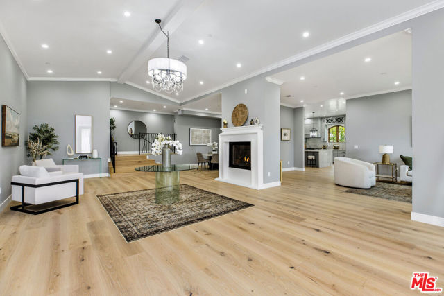 6888 Alta Vista Drive, Rancho Palos Verdes CA: https://media.crmls.org/mediaz/228ca34e-bf7b-430c-8044-8335657e7d96.jpg