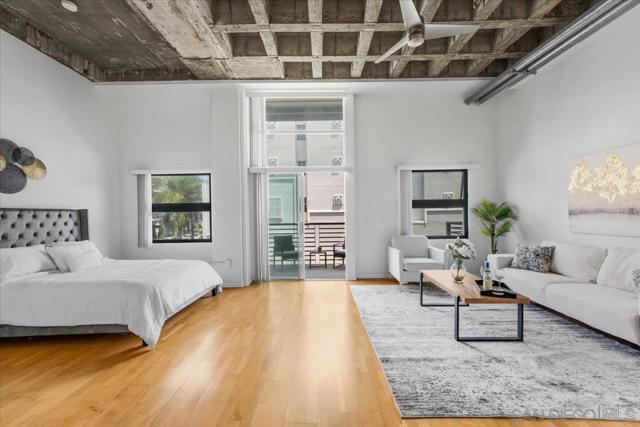 3211 5Th Ave, San Diego CA: https://media.crmls.org/mediaz/228cc166-fc44-4271-b4e8-10da56f1ad5c.jpg