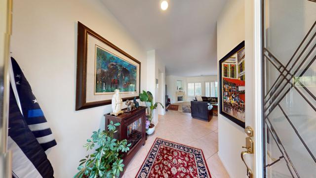 34 Calle La Reina, Rancho Mirage CA: https://media.crmls.org/mediaz/228cd845-80a5-427f-a032-e139a9d5bcb9.jpg