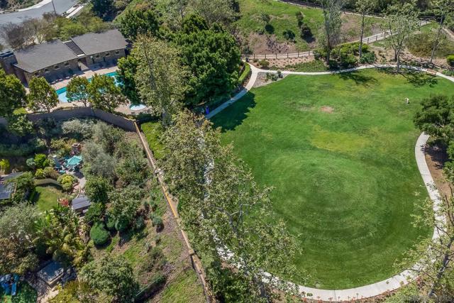 7152 Sitio Corazon, Carlsbad CA: https://media.crmls.org/mediaz/228cf42c-e3aa-44d9-8877-39caf7f3ac13.jpg