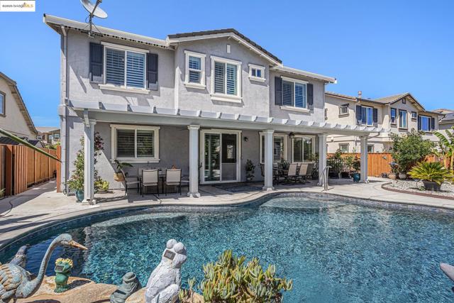 525 Stone Mountain Dr, Oakley CA: https://media.crmls.org/mediaz/228db67b-e651-4ea5-87f9-0361e0bae7d8.jpg