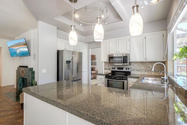 12127 Corte Napoli, San Diego CA: https://media.crmls.org/mediaz/228f0a53-729c-4a82-925e-b799f44f78df.jpg