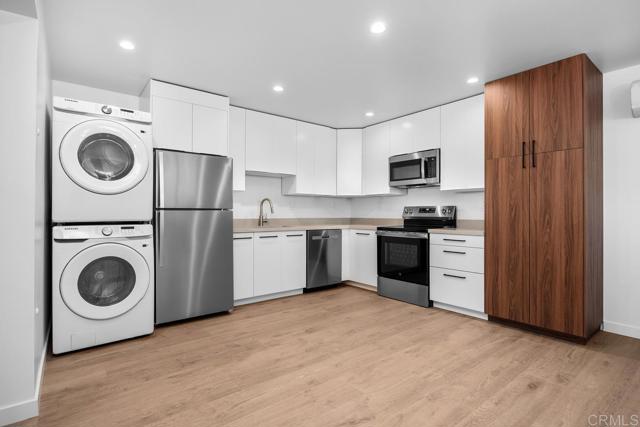 587 Melba Road, Encinitas CA: https://media.crmls.org/mediaz/228f3ff0-4b81-4c39-8ec9-077cf17f9a8f.jpg