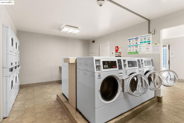 470 N N Civic Drive, Walnut Creek CA: https://media.crmls.org/mediaz/228f7bc6-6a2a-499a-8d33-376460775558.jpg