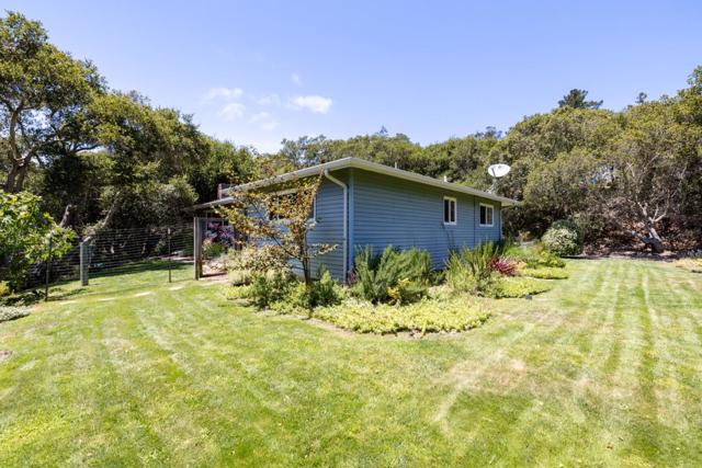 19060 Oak Heights Drive, Salinas CA: https://media.crmls.org/mediaz/22909a8e-c74c-4e93-b159-431c1cb7613f.jpg