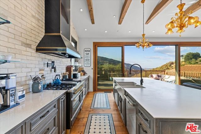 2373 Tuna Canyon Road photo 4