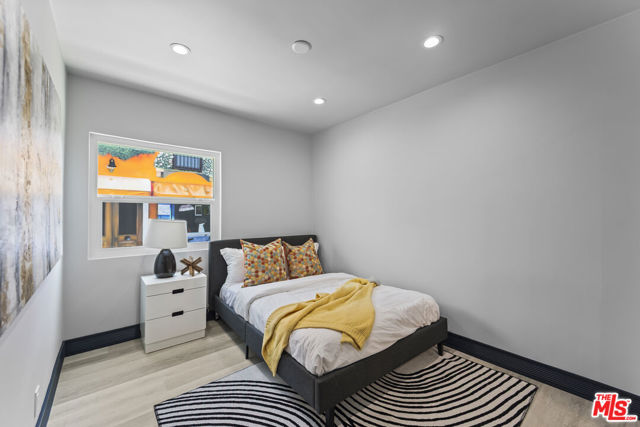 17660 Martha Street, Encino CA: https://media.crmls.org/mediaz/22916253-9c85-4dea-9607-628f606970d5.jpg