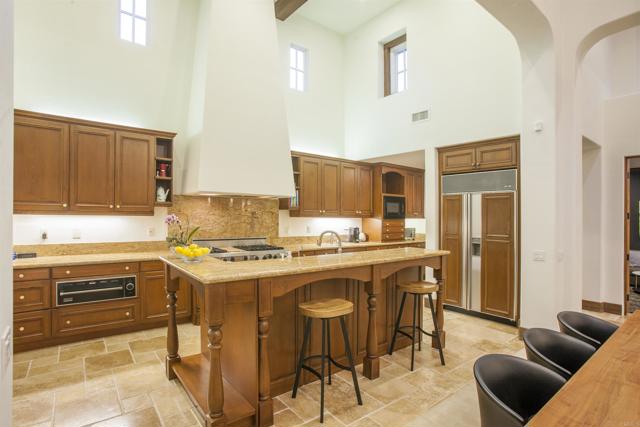 7031 Calle Portone, Rancho Santa Fe CA: https://media.crmls.org/mediaz/2291acca-f9a8-4a40-aa2d-d3b018e2e3b6.jpg