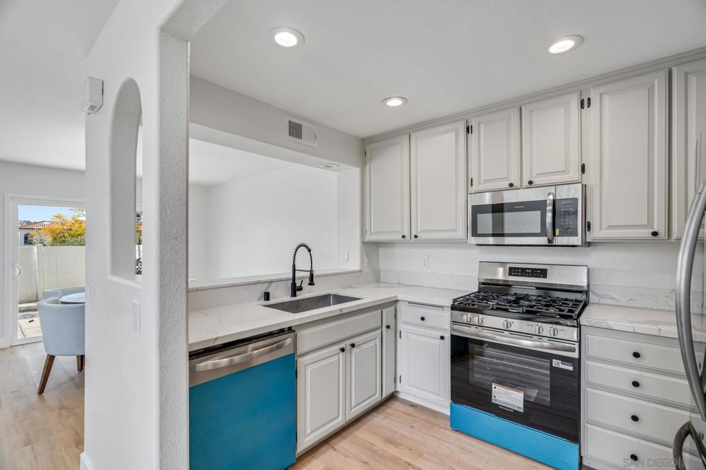 12875 Carriage Heights Way - photo 13