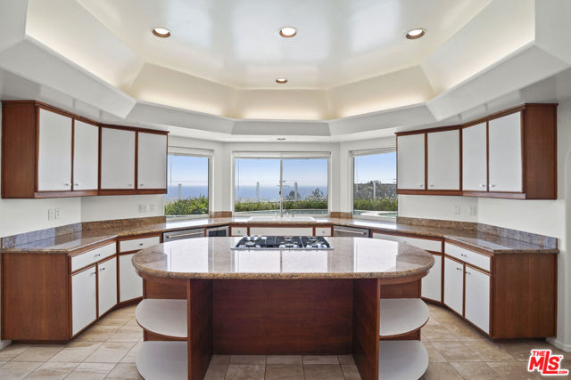 32215 Pacific Coast Highway, Malibu CA: https://media.crmls.org/mediaz/22935e56-1ce3-4cfa-a4e8-7459a06e33e5.jpg