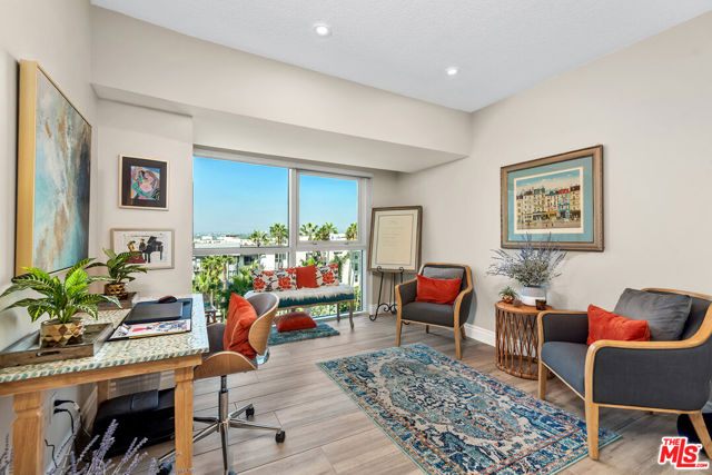13600 Marina Pointe Drive, Marina del Rey CA: https://media.crmls.org/mediaz/2293d60c-63e7-42a2-b22d-51cc8d185d27.jpg
