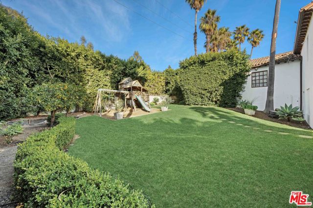 2347 E Valley Road, Santa Barbara CA: https://media.crmls.org/mediaz/2293e6c1-3bc7-4c24-9e9b-bea006aca632.jpg