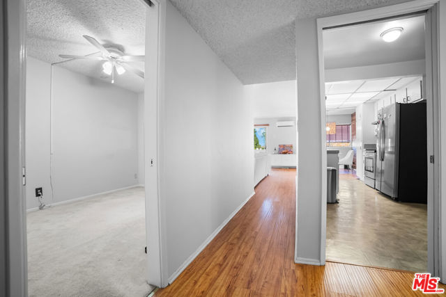 5950 Buckingham, Culver City CA: https://media.crmls.org/mediaz/2294039a-e7c8-4b61-9c70-0a8b4206e8e9.jpg