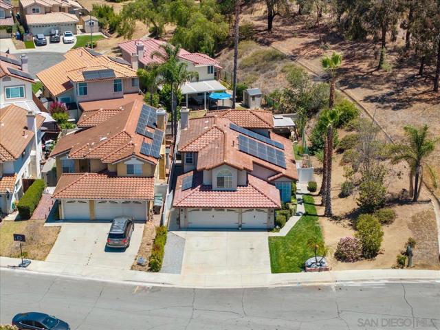 2208 Terracewood Ln, Escondido CA: https://media.crmls.org/mediaz/22940f20-ecd4-4824-a6d3-a38b2414dc53.jpg
