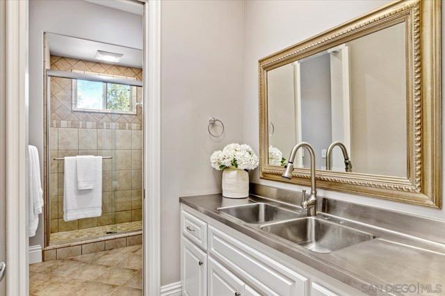 13391 OLD WINEMASTER COURT, Poway CA: https://media.crmls.org/mediaz/22944f62-8aff-4bbc-99ae-62137a5a7c3b.jpg
