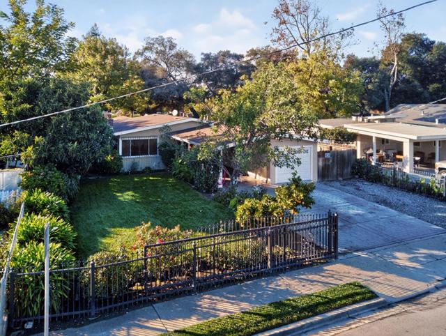 2509 Illinois Street, East Palo Alto CA: https://media.crmls.org/mediaz/2294b4ff-1e1c-404e-8570-5ded6eab9d04.jpg