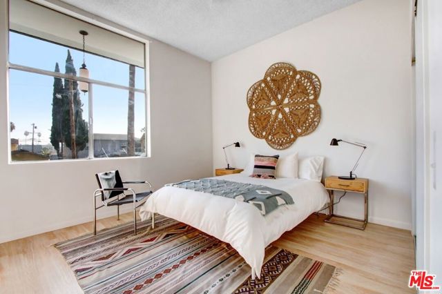 1045 N Ardmore Avenue, Los Angeles CA: https://media.crmls.org/mediaz/2294da44-13e7-4814-86e4-7e83b1054417.jpg