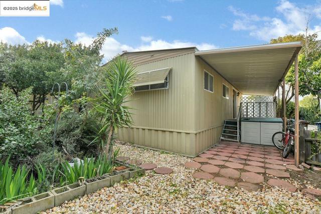 3301 BUCHANAN RD, Antioch CA: https://media.crmls.org/mediaz/22950357-242e-488f-8e50-afabfae56e2e.jpg