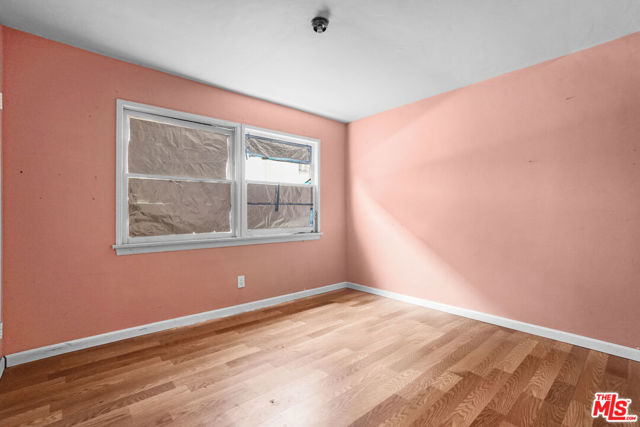 6833 Simpson Avenue, North Hollywood CA: https://media.crmls.org/mediaz/22953766-2545-4dc4-88e5-8feb1d46decf.jpg