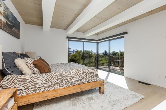 5 Sky Terrace, Danville CA: https://media.crmls.org/mediaz/229588ee-34ec-4303-b145-337443681914.jpg