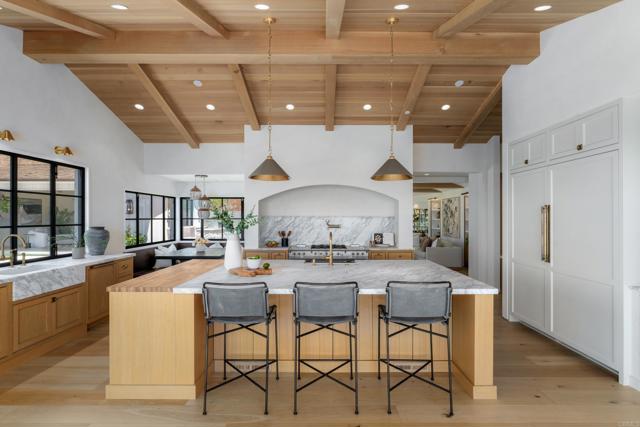 6260 Waverly Avenue, La Jolla CA: https://media.crmls.org/mediaz/22960638-22b8-483e-a158-769780f7f896.jpg
