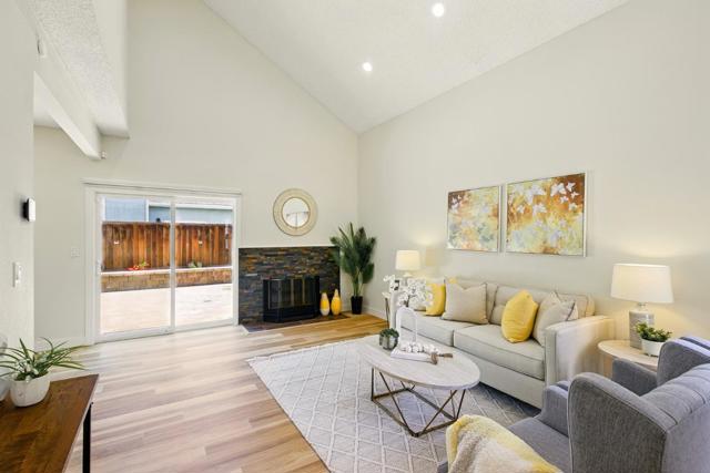 34348 Siward Drive, Fremont CA: https://media.crmls.org/mediaz/22965ea7-f8e8-4b0b-b28c-886dd63935b9.jpg
