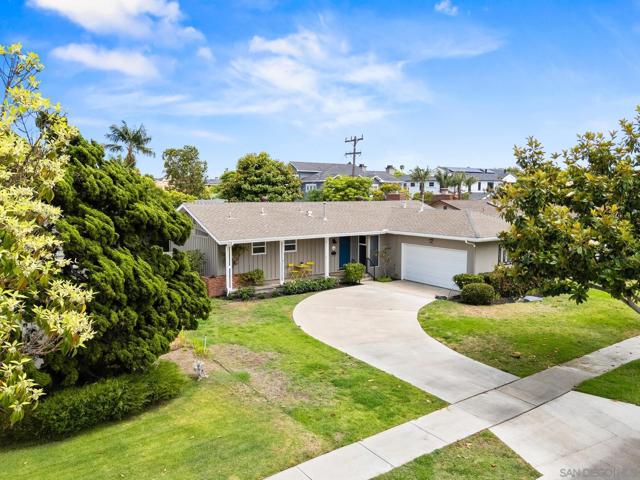 661 Balboa Avenue, Coronado CA: https://media.crmls.org/mediaz/22967730-1100-42b5-9b62-d27a7b0b1417.jpg