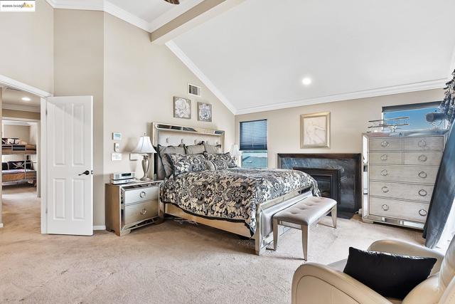 5090 Double Point Way, Discovery Bay CA: https://media.crmls.org/mediaz/2296a964-8f65-4b68-a980-335fa6b1ba43.jpg