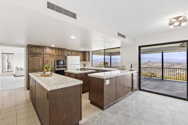 Detail Gallery Image 15 of 54 For 9613 Meadow Mesa Dr, Escondido,  CA 92026 - 4 Beds | 2/1 Baths