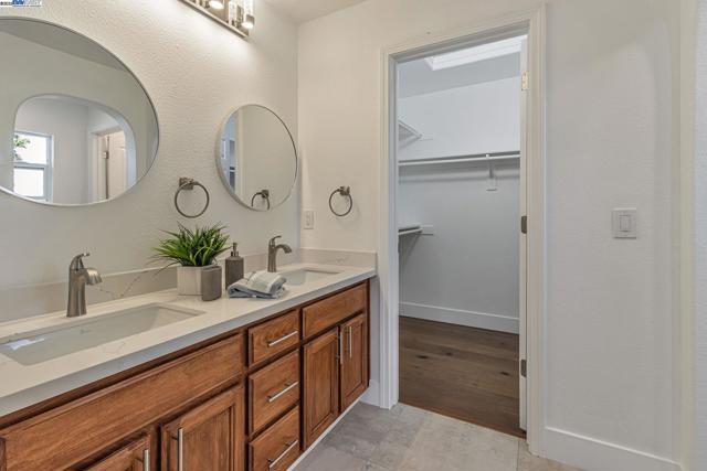 4182 Lautrec Dr, San Jose CA: https://media.crmls.org/mediaz/2296fc49-3d57-4ebb-809c-e9ac97c80346.jpg