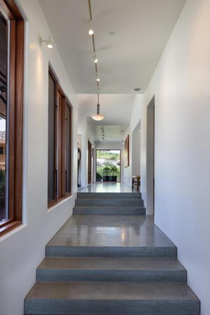 18 Touche, Carmel CA: https://media.crmls.org/mediaz/22993b7e-944d-46cc-a946-a1d87f7224fc.jpg
