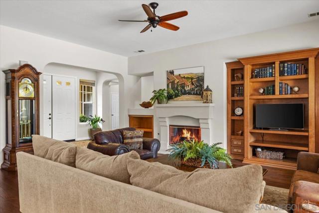 3180 Ridgeline Place, Escondido CA: https://media.crmls.org/mediaz/2299c8f2-1ce7-47d3-9257-37607bc0adbe.jpg