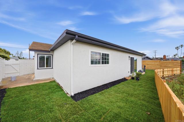 Detail Gallery Image 30 of 35 For 3296 via Bartolo, San Diego,  CA 92111 - 4 Beds | 3 Baths