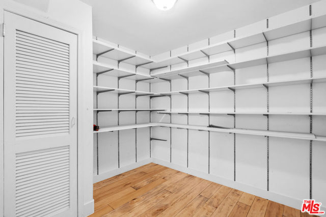 20 Quarterdeck Street, Marina del Rey CA: https://media.crmls.org/mediaz/229a5bd0-c615-471b-b47f-5e53f5de2a16.jpg