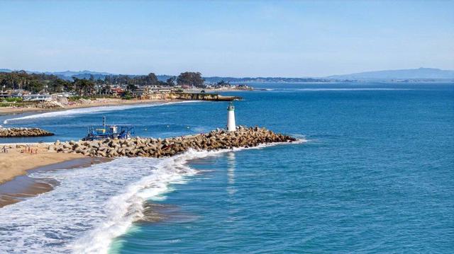 222 2nd Avenue, Santa Cruz CA: https://media.crmls.org/mediaz/229ad7dc-cc44-4884-b166-165cfb29e11d.jpg