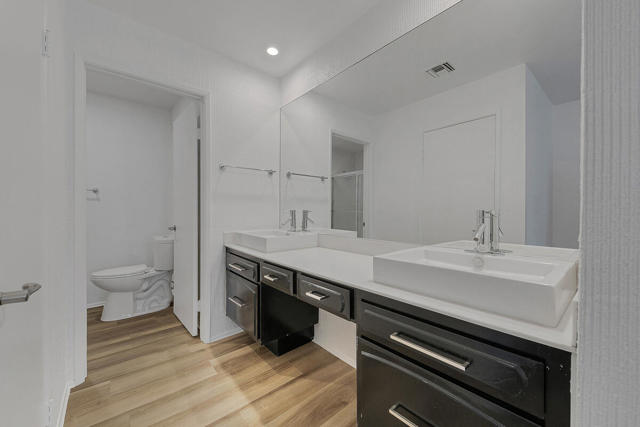 60 Calle Solano, Rancho Mirage CA: https://media.crmls.org/mediaz/229b0251-f3d6-4ebe-b08a-5445c0c97560.jpg