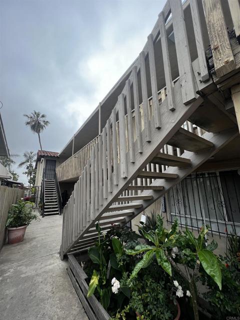 4139 46Th Street, San Diego CA: https://media.crmls.org/mediaz/229b32f8-8c4d-4e23-887f-2f9942c86c5b.jpg