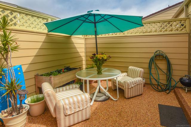 1810 Parliament, Encinitas CA: https://media.crmls.org/mediaz/229b8670-7d02-46a8-8ab7-44a3592bec7e.jpg