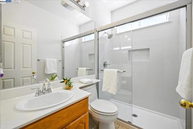 250 BRIDGEWATER RD, Hayward CA: https://media.crmls.org/mediaz/229c0b4e-ea4d-41f8-9adc-7f2f377d0cf7.jpg
