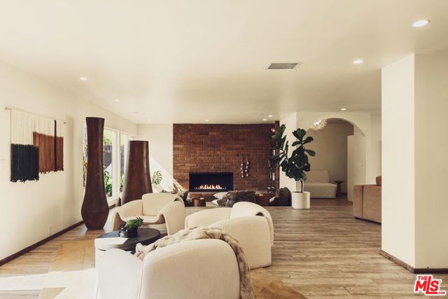 Drew Fenton | 2533 La Condesa Drive Los Angeles CA | MLS: 7120110