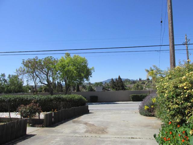 861 Enterprise Road, Hollister CA: https://media.crmls.org/mediaz/229c4c70-c240-4c4c-b0f7-8d1b5cba6bb4.jpg