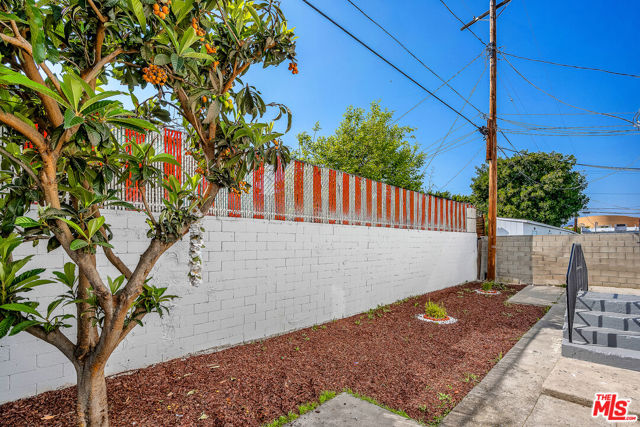 123 S Westmoreland Avenue, Los Angeles CA: https://media.crmls.org/mediaz/229caa1e-7cce-4699-a2fb-a33c5c7fc36a.jpg