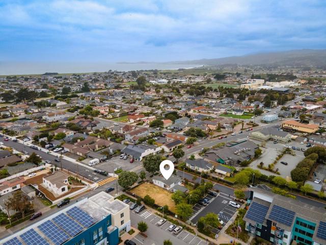 895 Main Street, Half Moon Bay CA: https://media.crmls.org/mediaz/229cf9fa-039b-4090-84f3-809bbde32822.jpg