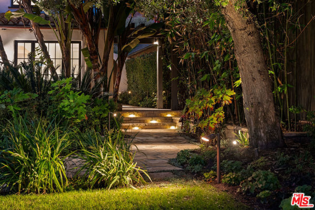 Image 65 of 72 For 705 Palisades Beach Road