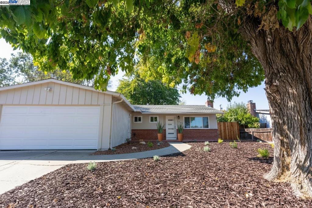 1351 Cypress Dr