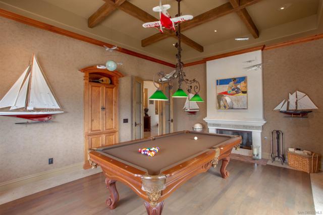 7206 Aviara Drive, Carlsbad CA: https://media.crmls.org/mediaz/229ebe60-31cf-4405-95f3-21384c086ec2.jpg