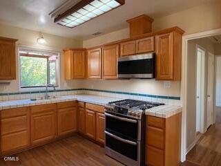 Detail Gallery Image 5 of 52 For 2521 Fairmount Ave, La Crescenta,  CA 91214 - 3 Beds | 2 Baths